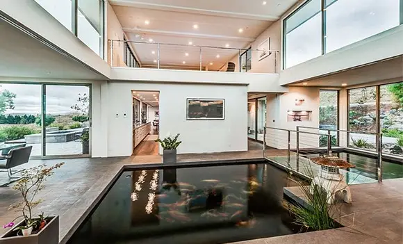 Hồ cá koi trong nhà - Không gian sống xanh và phong cách đẳng cấp