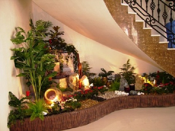 Khám phá vẻ đẹp độc đáo của <strong>tiểu cảnh cầu thang</strong> – nghệ thuật trang trí nội thất đẳng cấp